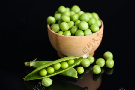 新鲜豌豆摄影图片