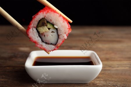 调味料与寿司图片