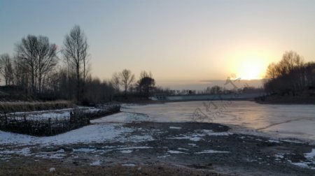 农村冬天的黄昏图片
