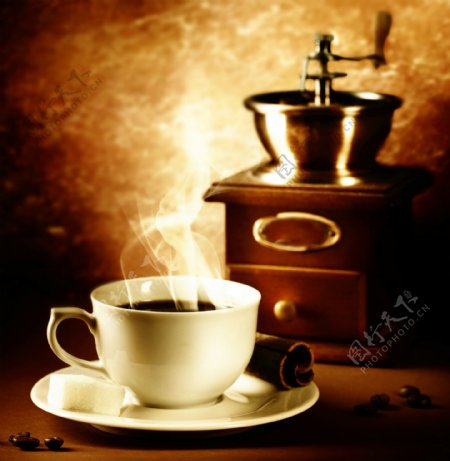 咖啡研磨机与咖啡杯子
