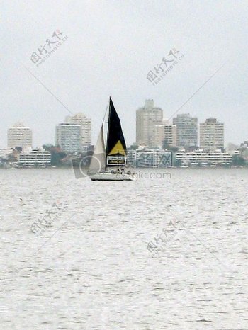 Sailboats91306.JPG