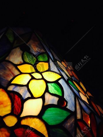 彩色的教堂玻璃