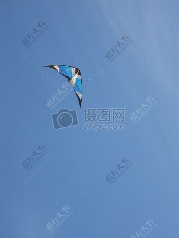蓝天上的风筝