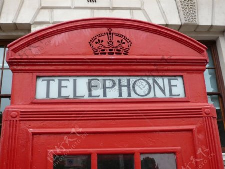 红色的公用电话亭