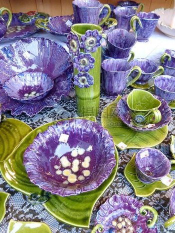 精美的紫色餐具