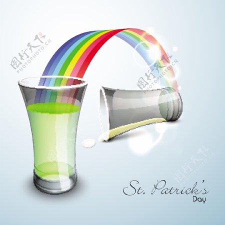 快乐的圣巴特里克节的概念与在有光泽的灰色背景彩虹玻璃啤酒