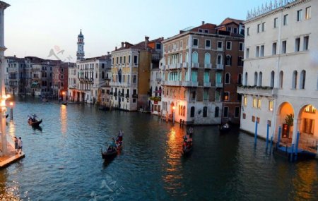 威尼斯运河夜景