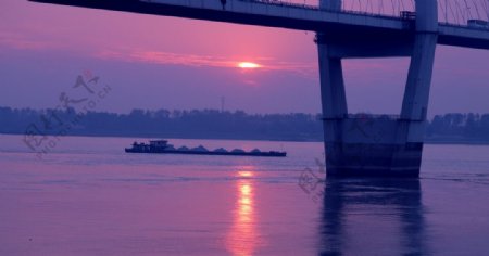 夕阳长江大桥