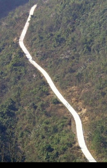2007年前三季度中国新建改建农村公路24.2万公里