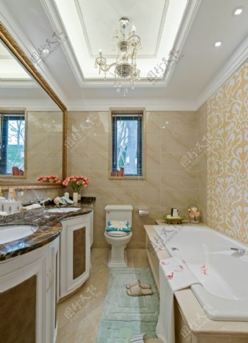 欧式轻奢浴室大理石墙壁装修效果图