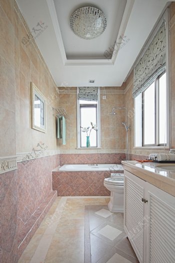 现代时尚浴室粉色背景墙室内装修效果图