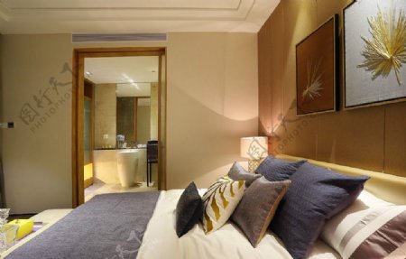 现代清新卧室金褐色背景墙室内装修效果图
