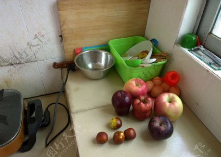 厨房里的水果