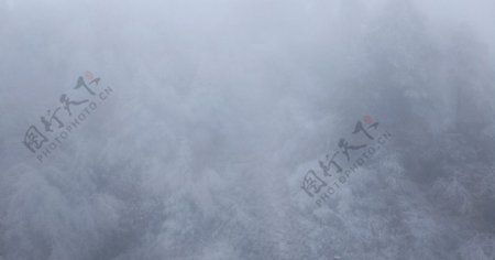 西岭雪山雾