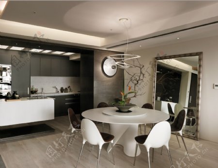 现代雅致客厅白色亮面餐桌室内装修效果图