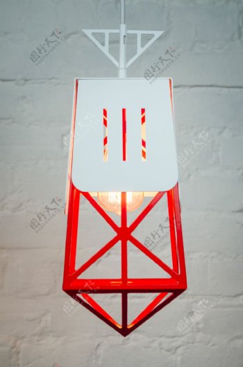 红色现代风格的灯具产品jpg素材