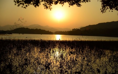 夕阳西湖