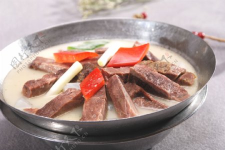 锅仔萝卜煮驴肉