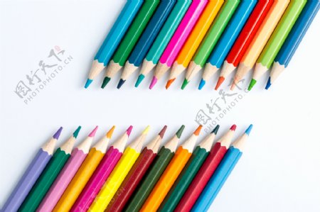 彩虹铅笔创意背景