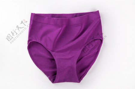 实物图紫红色女士内裤摄影图