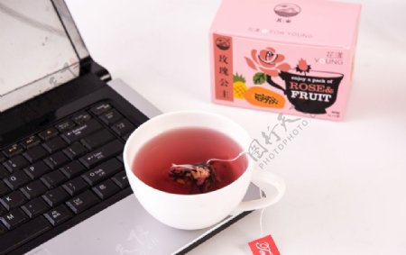 蜜桃红茶