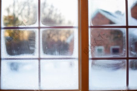 冬天窗户大雪木屋背景