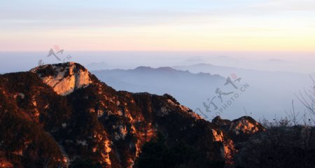 泰山山顶日出美景