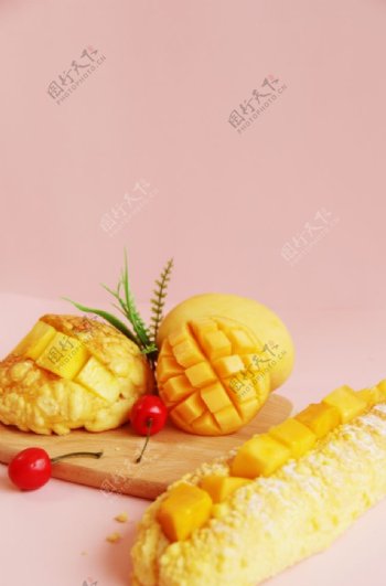 芒果菠萝包