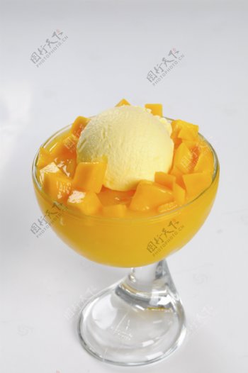 冰淇淋芒果捞奶茶店