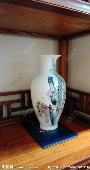景德镇手绘人物陶瓷花瓶