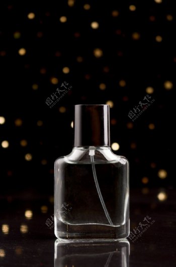 暗色透明玻璃瓶