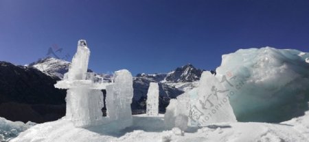 蓝天冰川风光图片