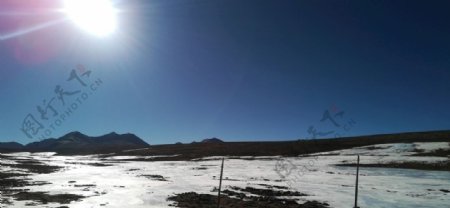 雪地冰川日出图片