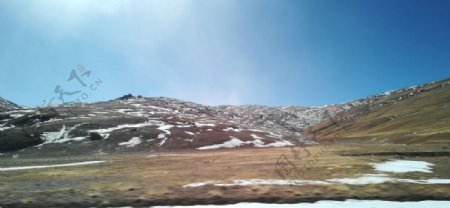 冬天雪山草地风景图片