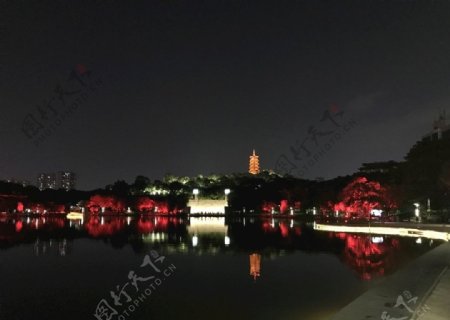 夜景湖边水岸亭台楼阁灯图片