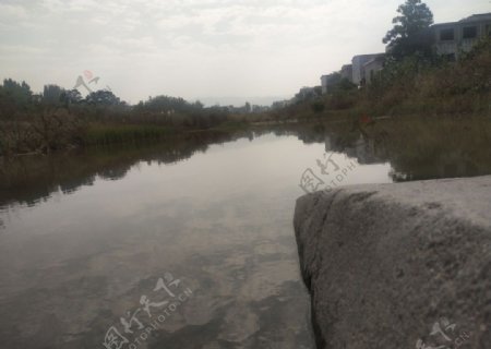 河边风景图片
