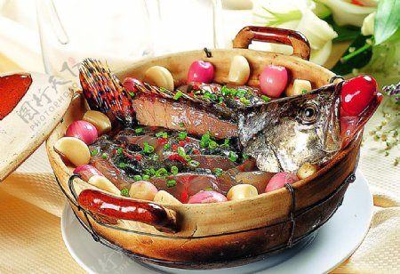 豫菜砂锅桂鱼图片