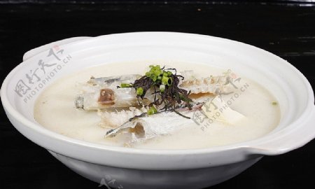 北京菜鱼脊骨炖豆腐图片