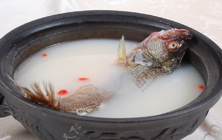 海鲜奶汤锅仔鱼图片