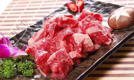 日韩料理烤骨肉图片