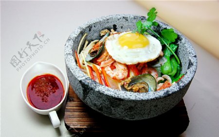 海鲜石锅图片